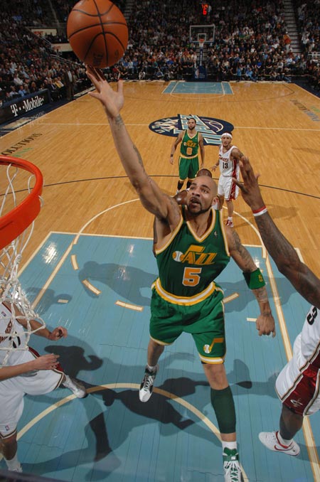 印度球迷：安保水平太糟糕，混乱中竟有警察试图和梅西自拍（印度球迷怒批安保：现场混乱，警察竟趁乱想与梅西自拍）