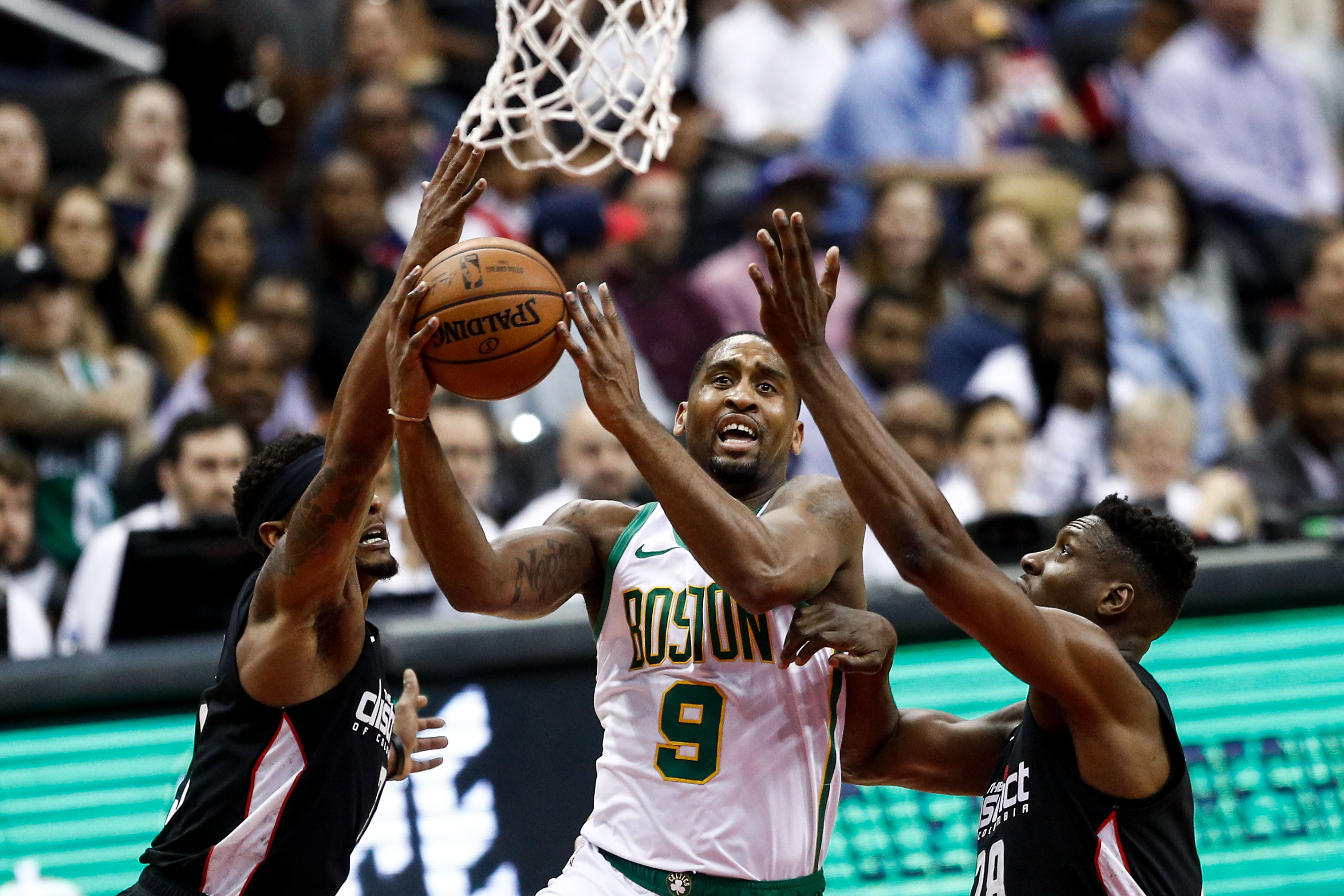 高手踢球都很省力（越是高手，踢球越轻松）