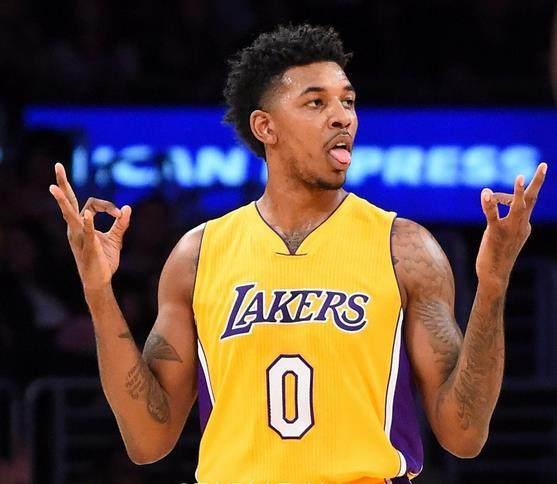 罗体：AC米兰有意在冬窗引进切尔西后卫迪萨西（罗体：AC米兰盼在冬窗签下切尔西中卫迪萨西）