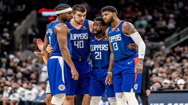 意甲克雷莫纳2比0胜莱切，泰拉恰诺邦多首发卡马尔达替补（意甲：克雷莫纳2-0莱切，泰拉恰诺、邦多首发，卡马尔达列替补）